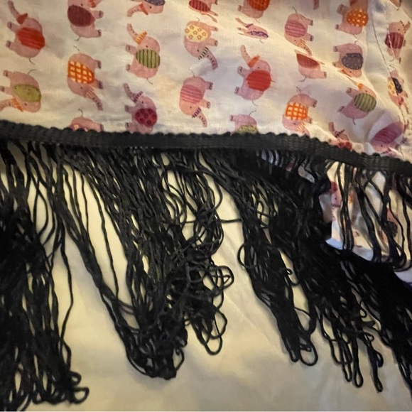 NWT- BoHo Style Linen elephant Print
fringe shirt, tie sides - Picture 7 of 10